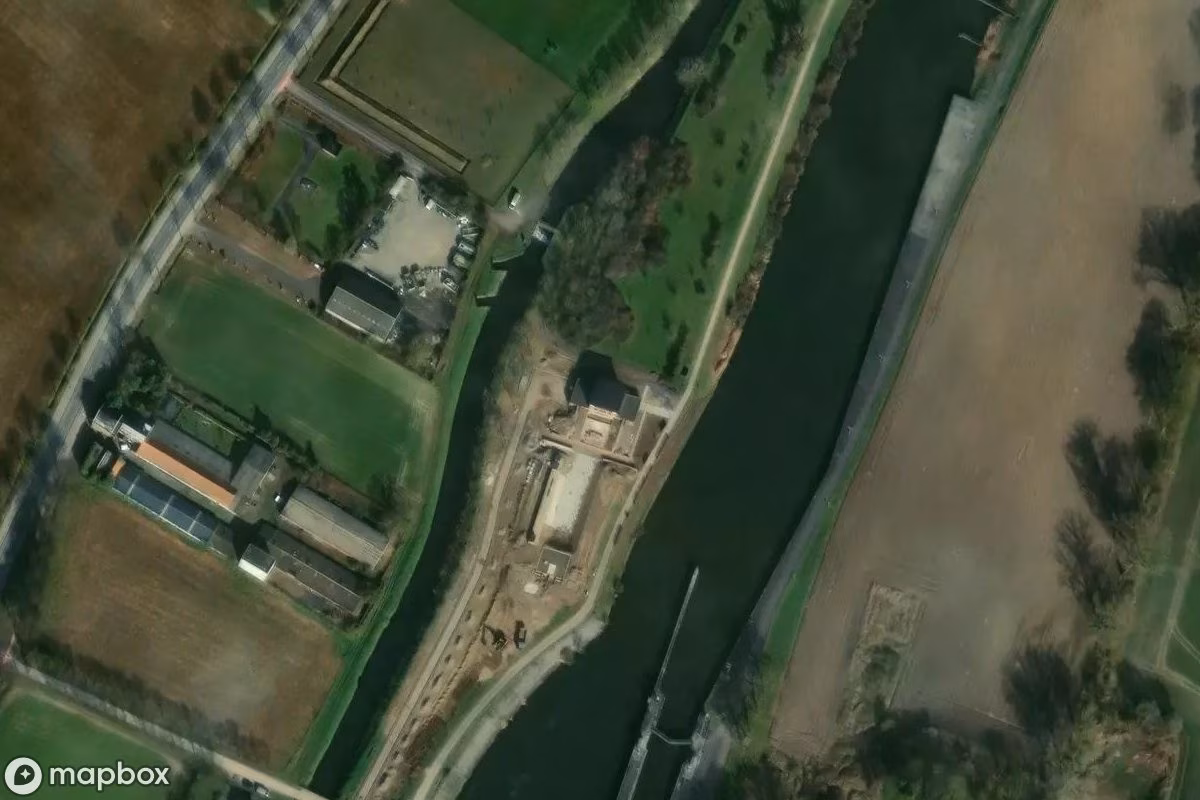 Schwimmbad der Péniche