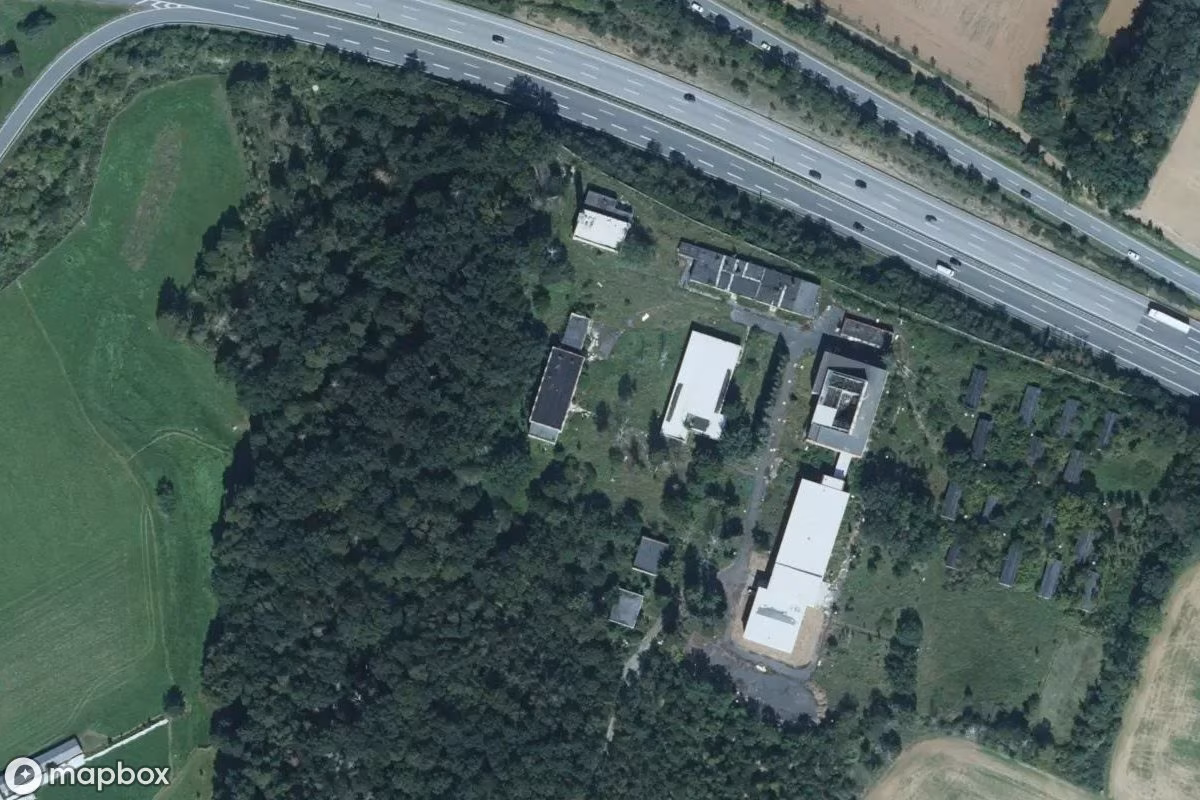 Autobahnraststätte mit Hotel