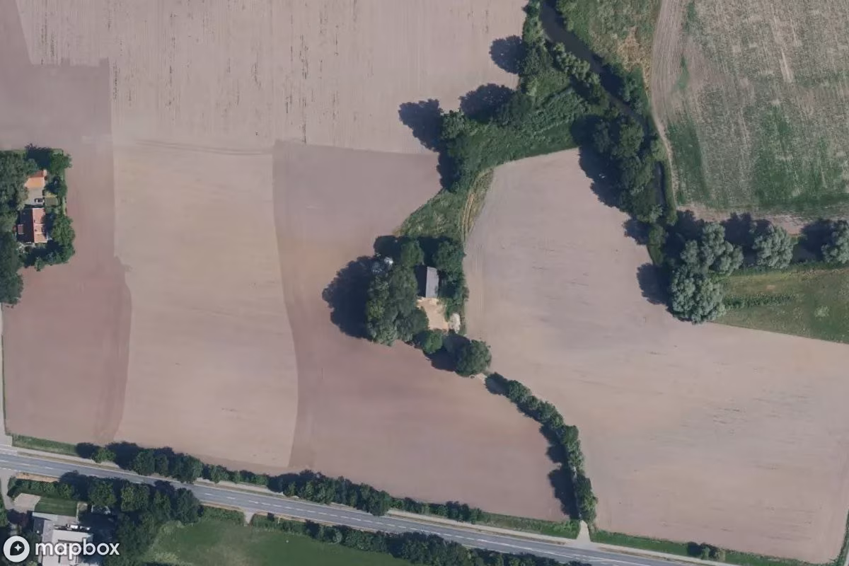 Kleiner Hof an der Straße