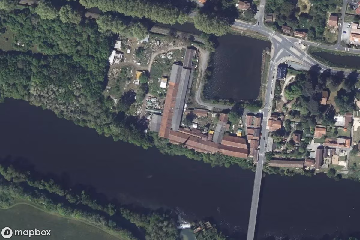 Alte Fabrik an der Rive