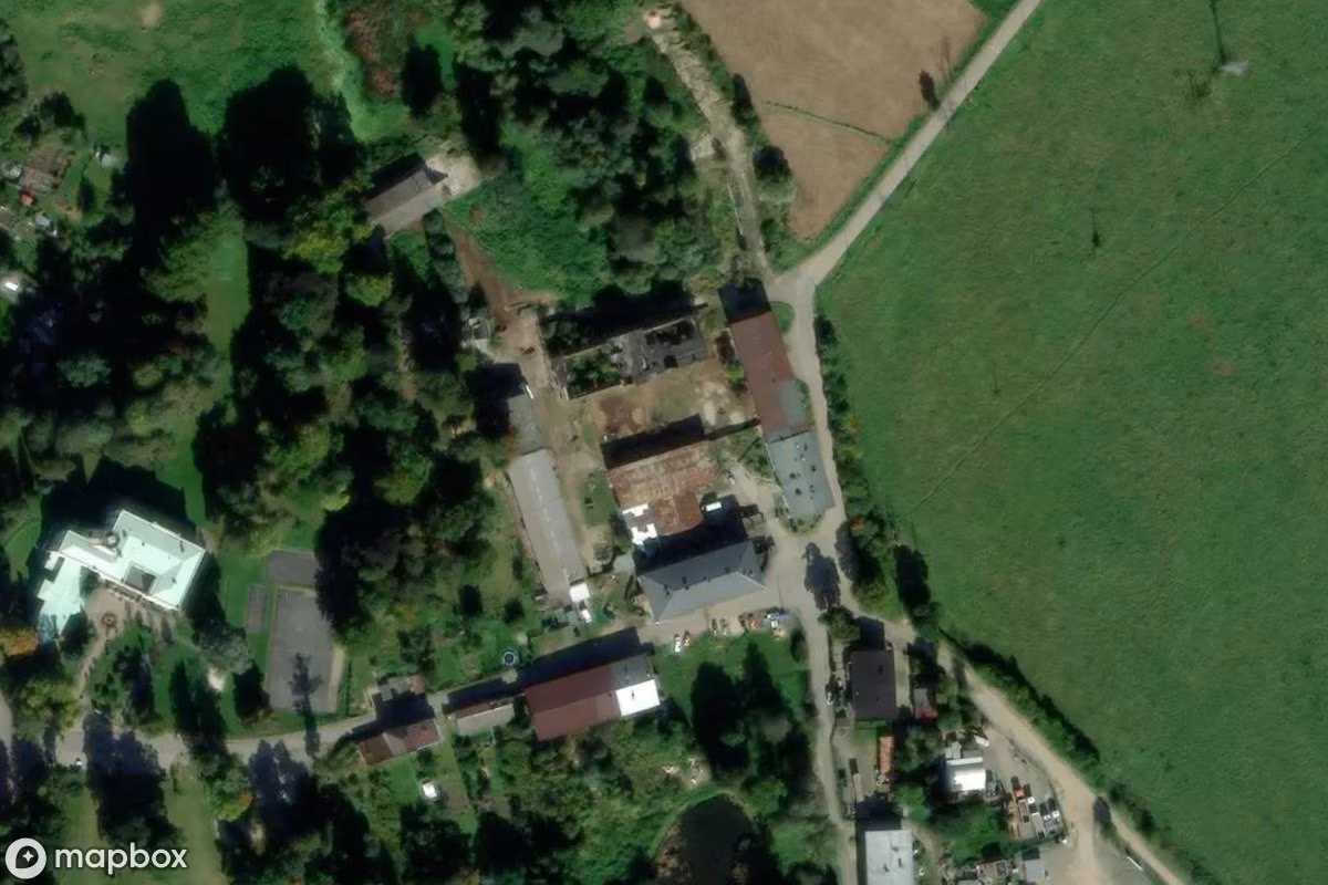 Verlassener Bauernhof PGR