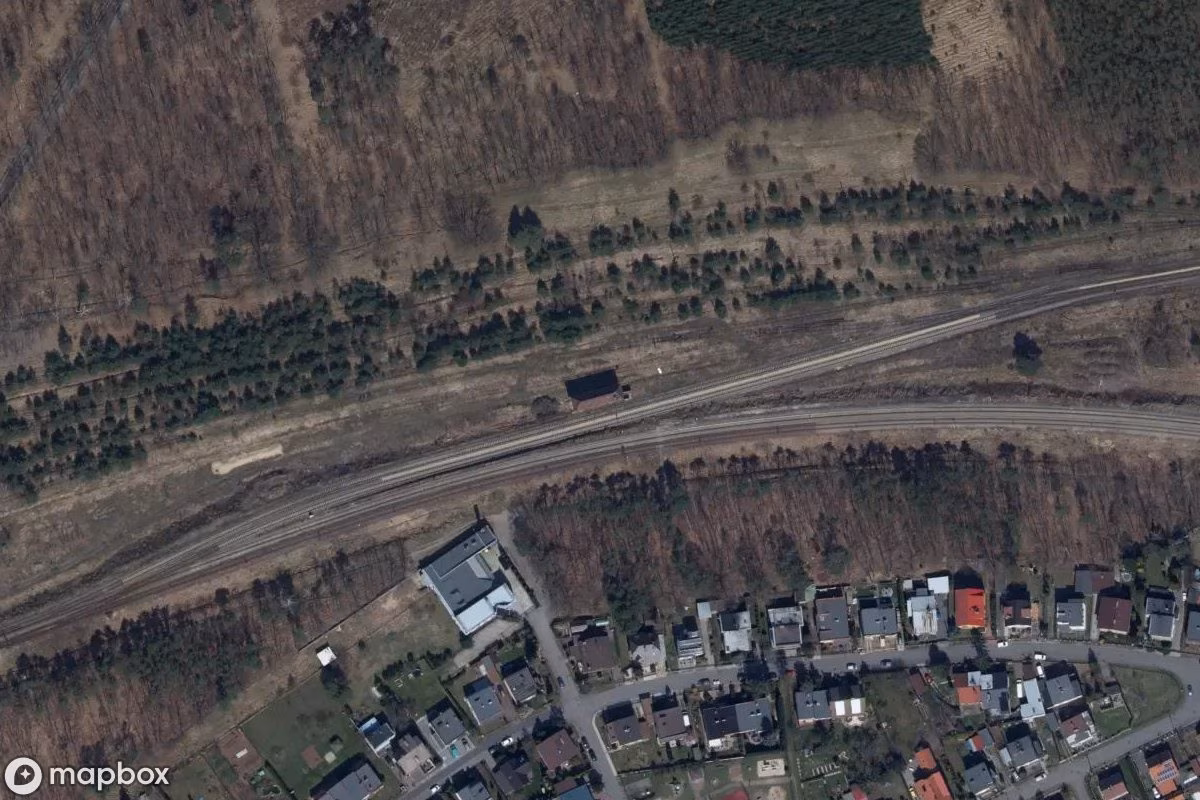 Verwunschenes Eisenbahngebäude