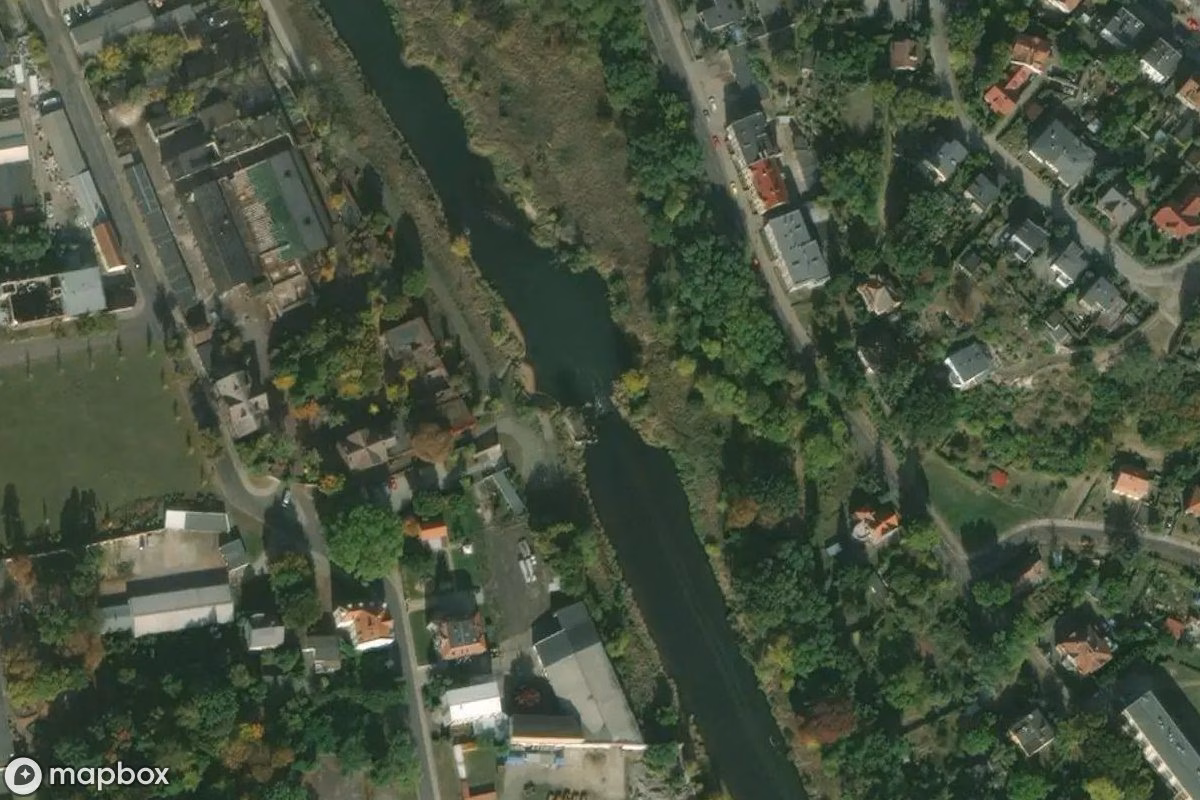 Vue aérienne satellite de Ruine, un Pont abandonné à Guben, Allemagne