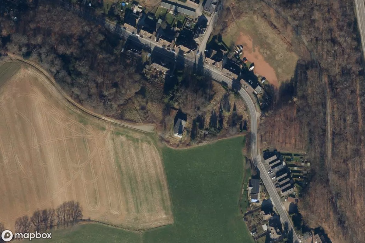 Satelitní letecký pohled na Kirche, opuštěné Kostel v Wülfrath, Německo