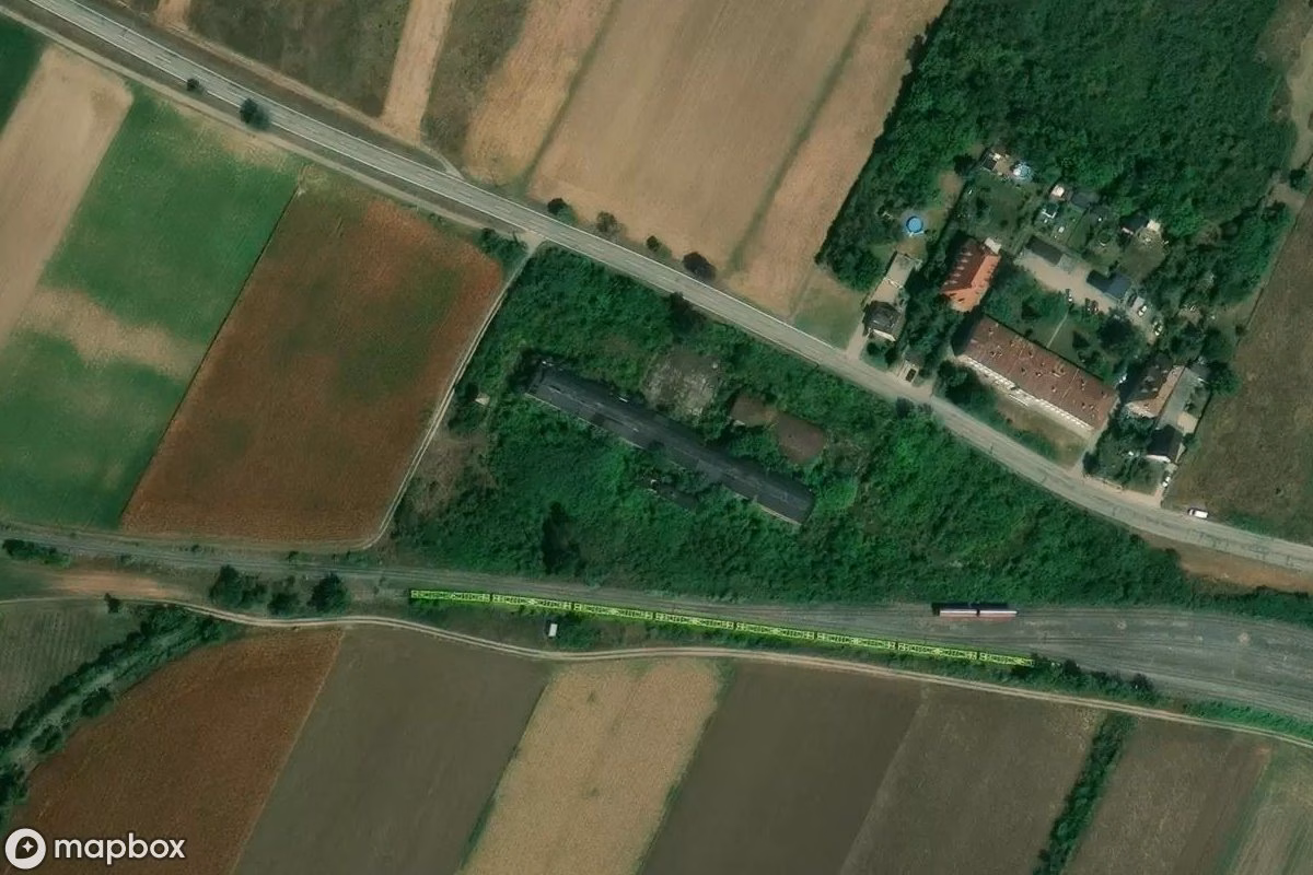 Satellittbilde fra luften av Autohalle, et forlatt Industri i Palterndorf-Dobermannsdorf, Østerrike