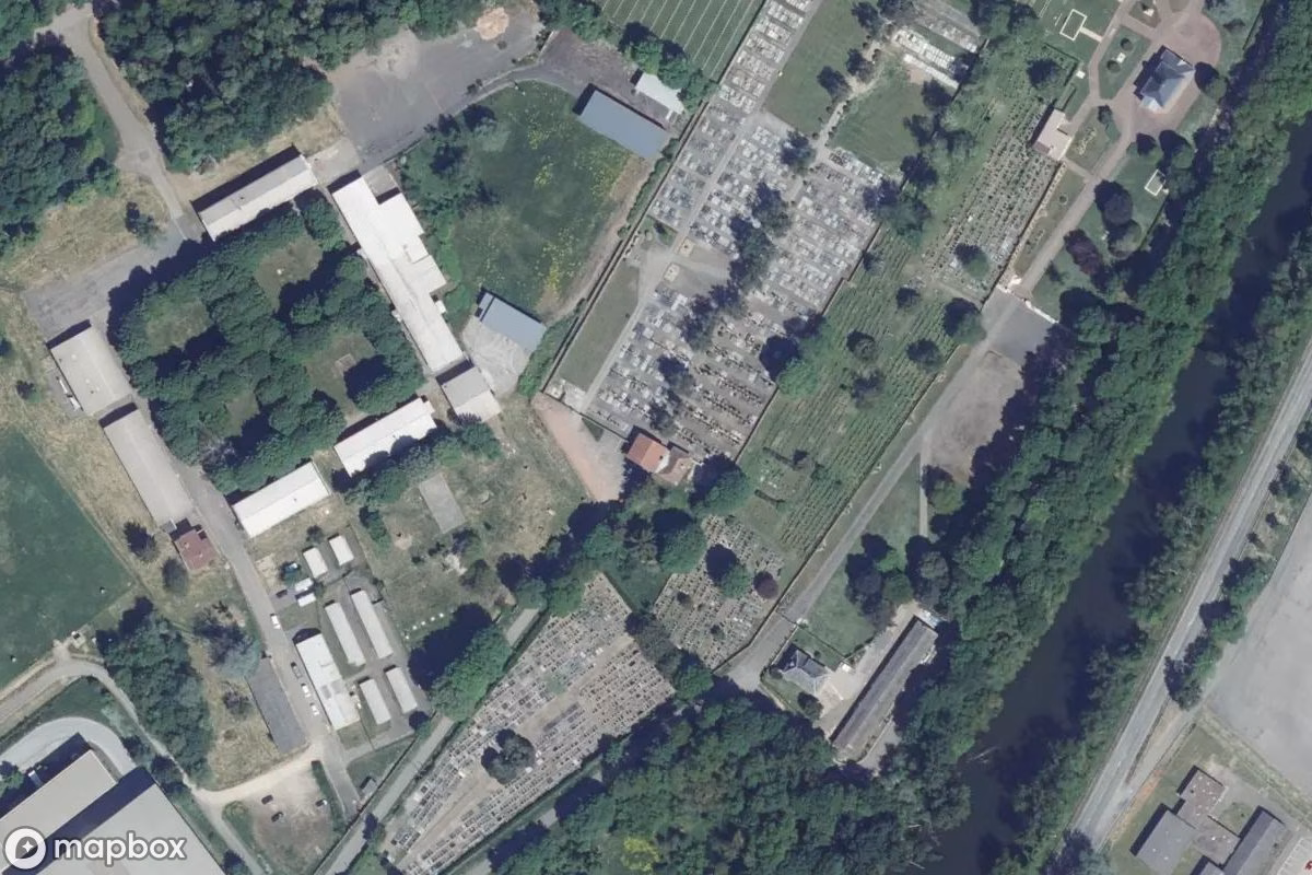 Műholdas légi felvétel Nekropole Chambière helyszínről, egy elhagyatott  itt: Metz, Franciaország