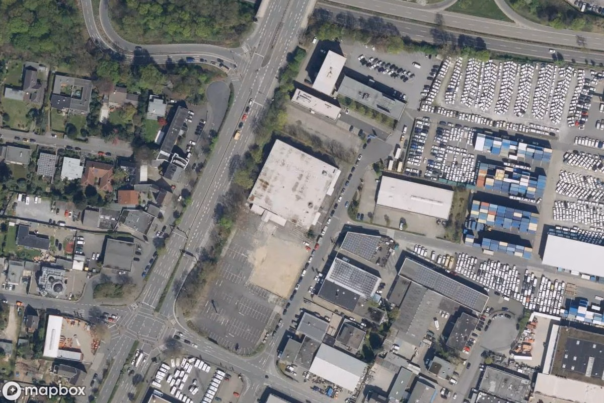 Satellittbilde fra luften av Einkaufs Zentrum, et forlatt  i Leverkusen, Tyskland