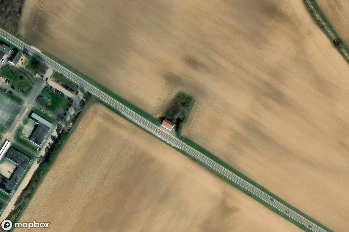 Vue aérienne satellite de Café J, un Restaurant abandonné à Jodoigne, Belgique