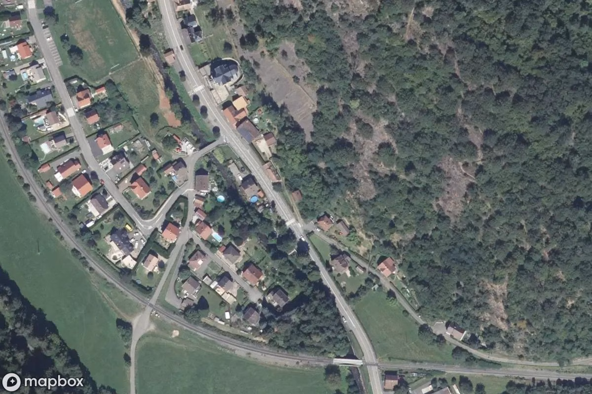 Satelitarny widok z lotu ptaka Maison Oderen, opuszczone Dom mieszkalny w Oderen, Francja