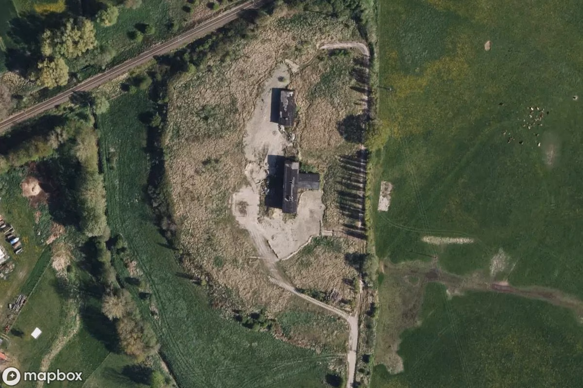 Műholdas légi felvétel Richtfunkstelle helyszínről, egy elhagyatott  itt: Klein Kussewitz, Németország