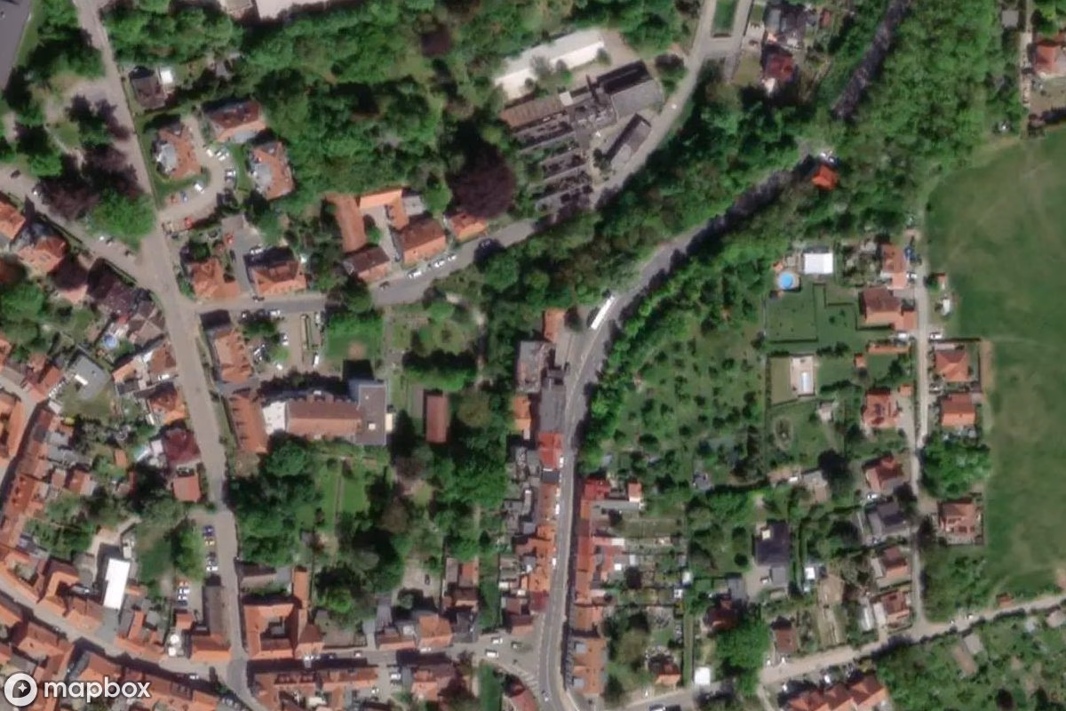 Satellietbeeld vanuit de lucht van Fabrik, een verlaten Fabriek in Schlotheim, Duitsland