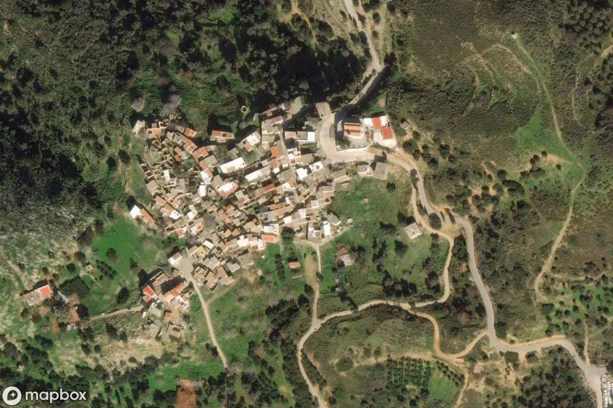 Satellitbillede set fra luften af Lost Place, et forladt i Gazi Municipal Unit, Grækenland