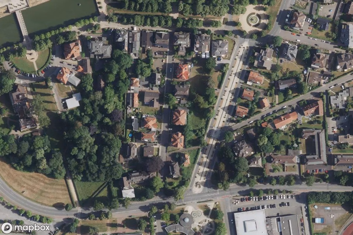 Vue aérienne satellite de Hotel, un Hôtel abandonné à Pyrmont (Kernstadt), Allemagne