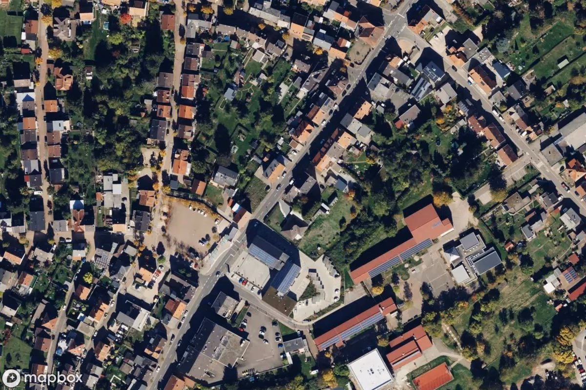 Satellitbillede set fra luften af Nachtclub Schwarze Katze, et forladt  i Merchweiler, Tyskland