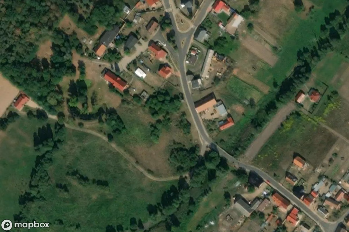 Satellietbeeld vanuit de lucht van Bunker, een verlaten Bunker in Nowa Wioska, Polen