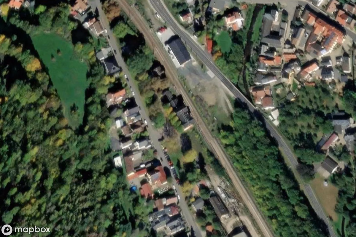 Satellitenansicht von Bahnhof, eine verlassene Bahnhof in Eichicht, Deutschland