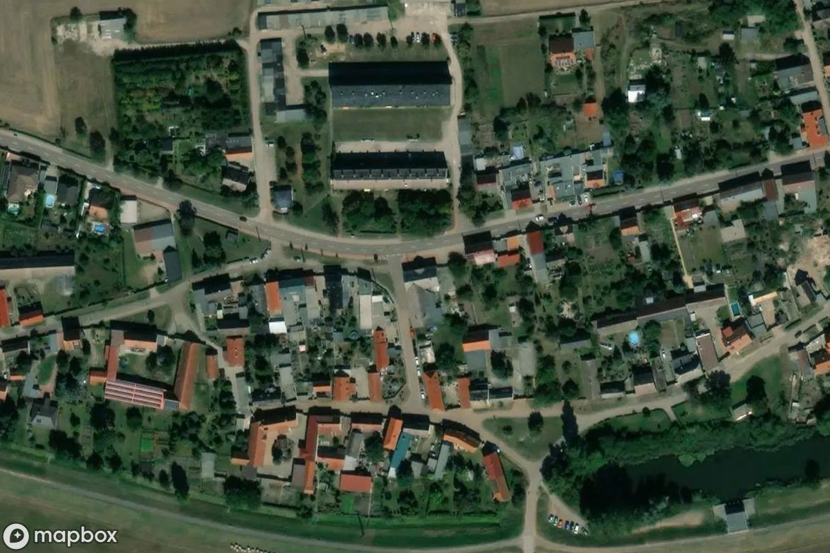 Vue aérienne satellite de Gaststätte, un Restaurant abandonné à Schkopau, Allemagne