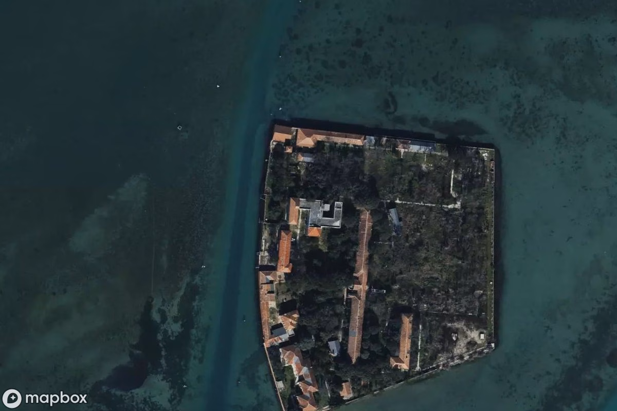 Aerial satellite view of Wohnkomplex, an abandoned Residence in Venice, Italy
