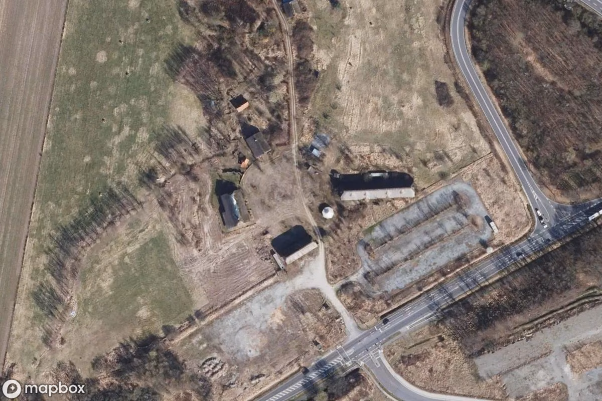 Satellietbeeld vanuit de lucht van Erlebnispark, een verlaten Pretpark in Wolfsburg, Duitsland