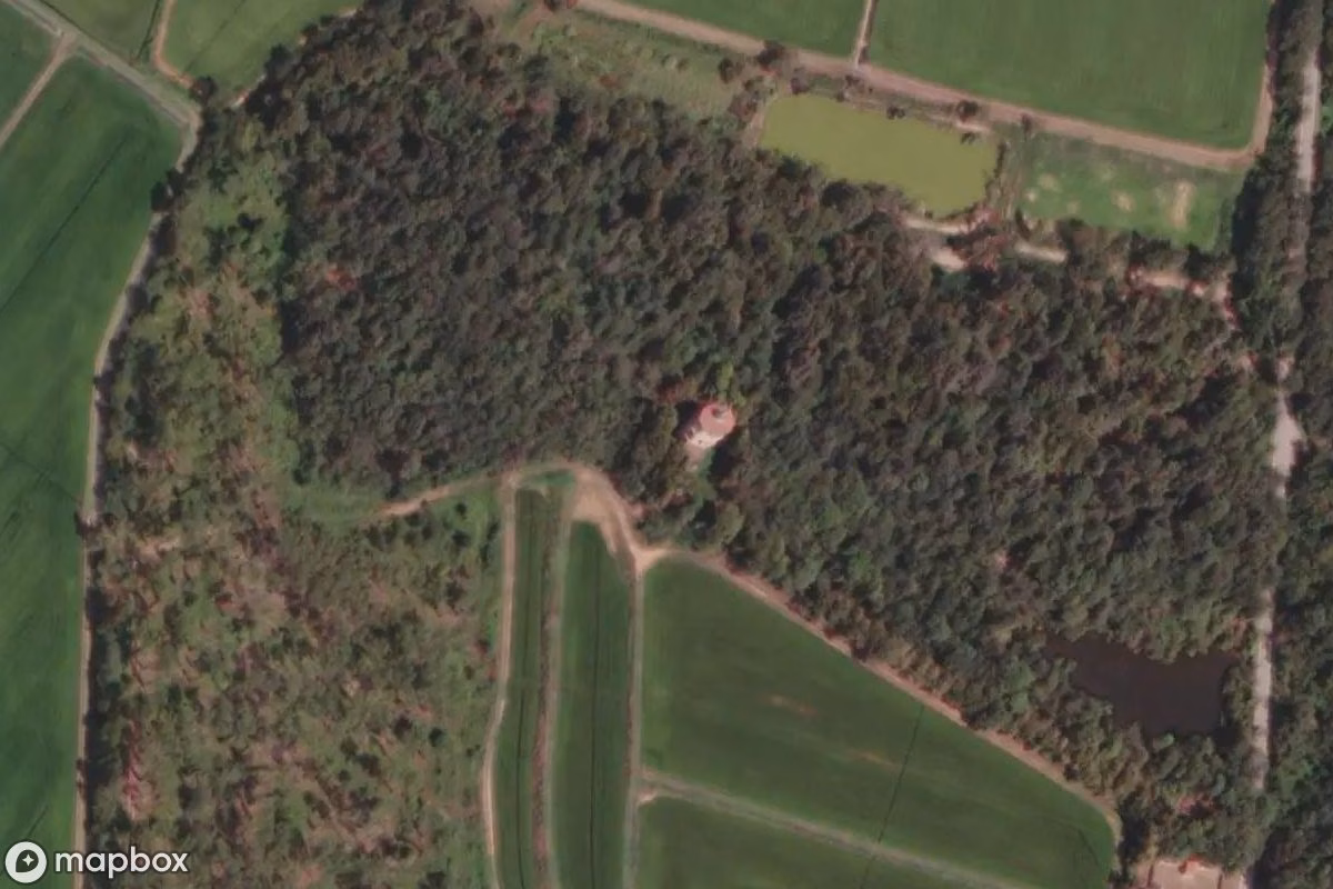 Satellitbillede set fra luften af Madonnakirche, et forladt i Trino, Italien