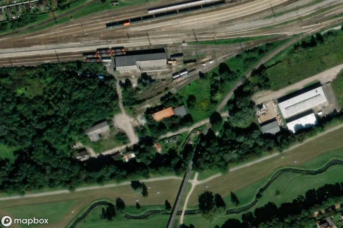 Satelitarny widok z lotu ptaka Bahnsozialgebäude, opuszczone Dworzec w Landshut, Niemcy