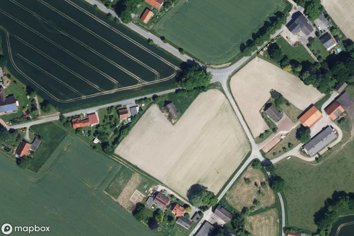 Vista aérea por satélite de Scheune, un Granja abandonado en Ostercappeln, Alemania