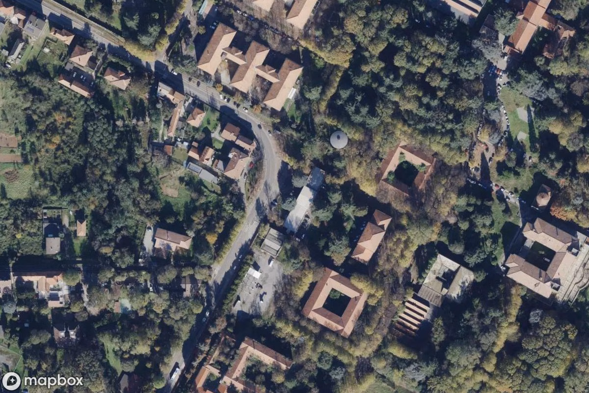 Satellitenansicht von Mombello, eine verlassene Krankenhaus in Limbiate, Italien