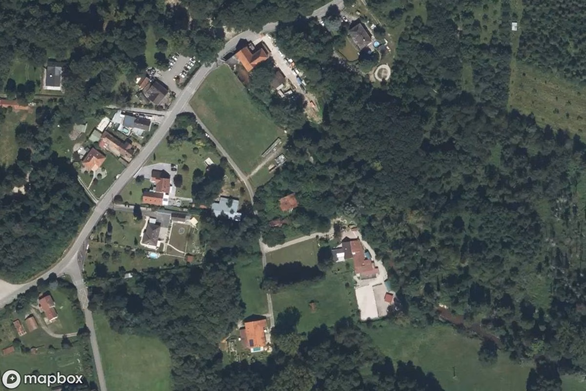 Satellitbillede set fra luften af Maison Savane et Peluche, et forladt Beboelseshus i Leutenheim, Frankrig