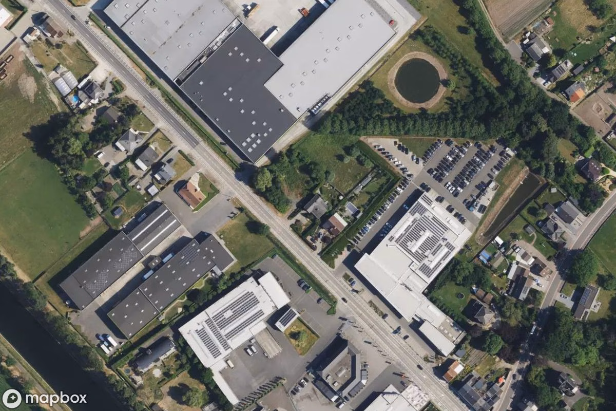 Vista aérea por satélite de Haus, un  abandonado en Schiplaken, Bélgica