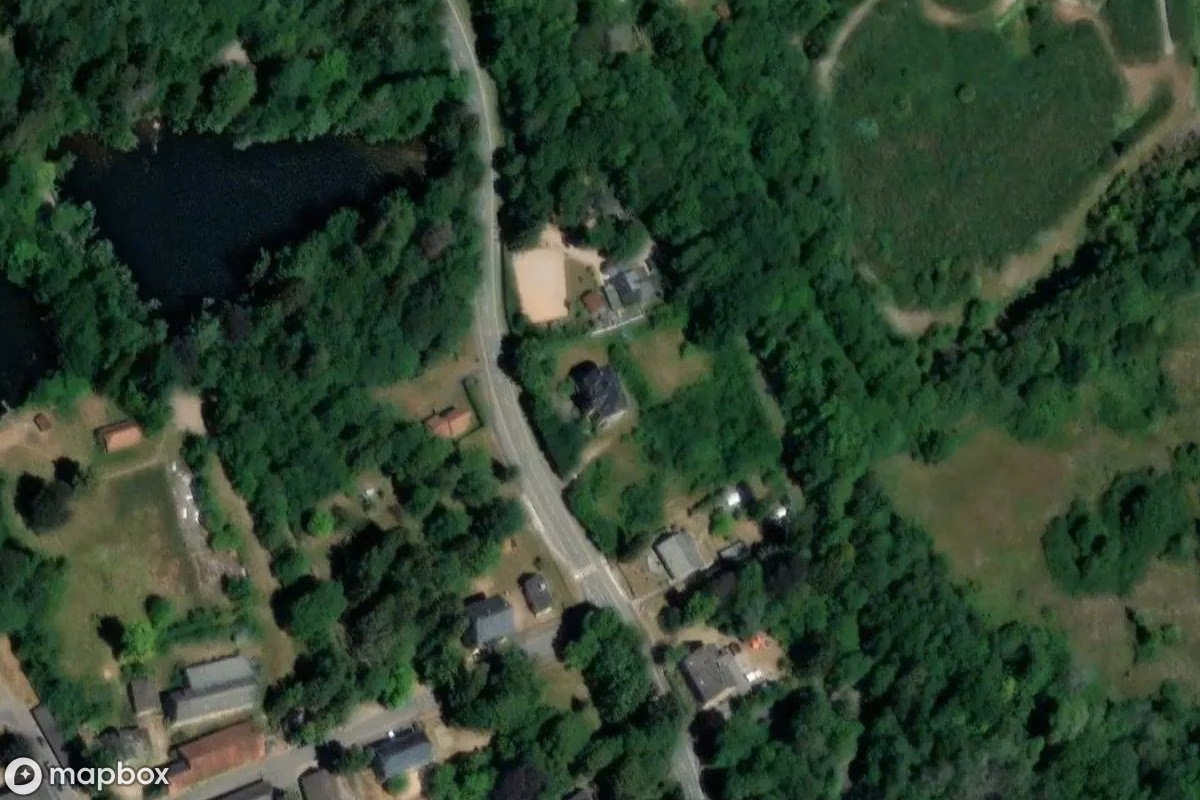 Vista aérea por satélite de Villa, un Residencia abandonado en Nonnweiler, Alemania