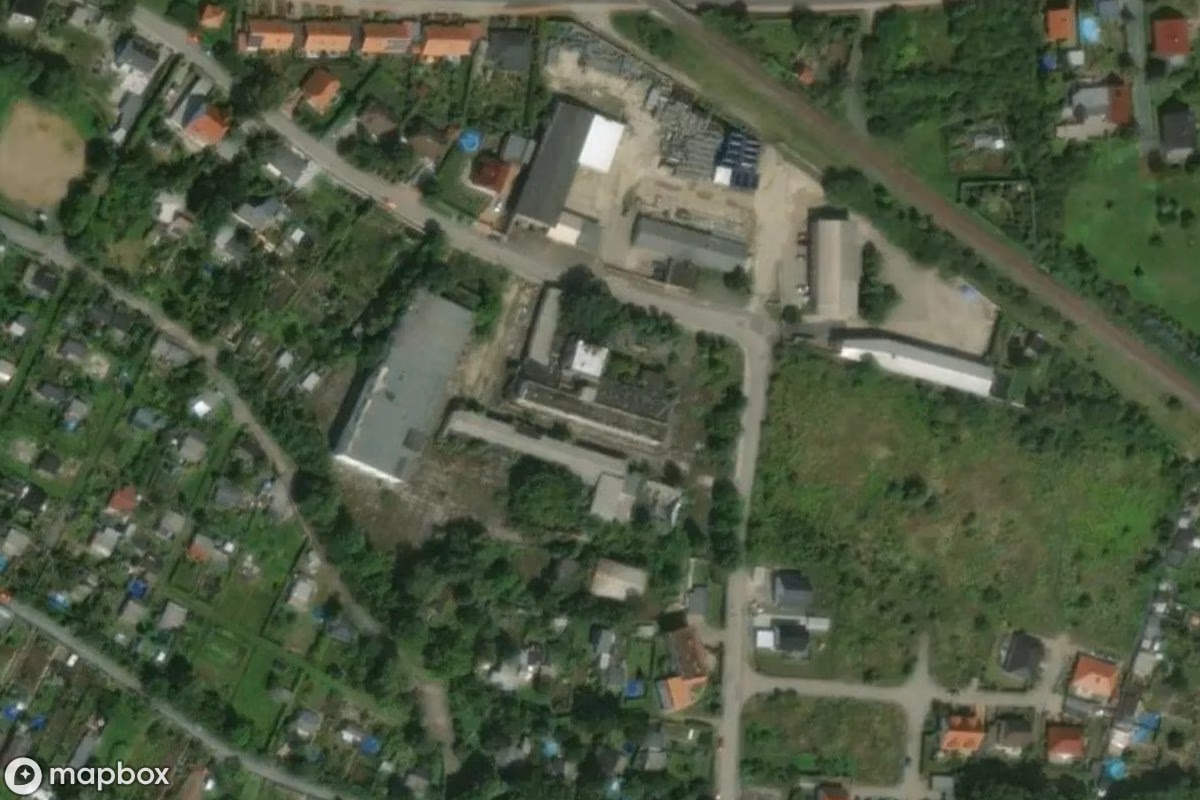 Satellietbeeld vanuit de lucht van Molkerei, een verlaten Fabriek in Aschersleben, Duitsland