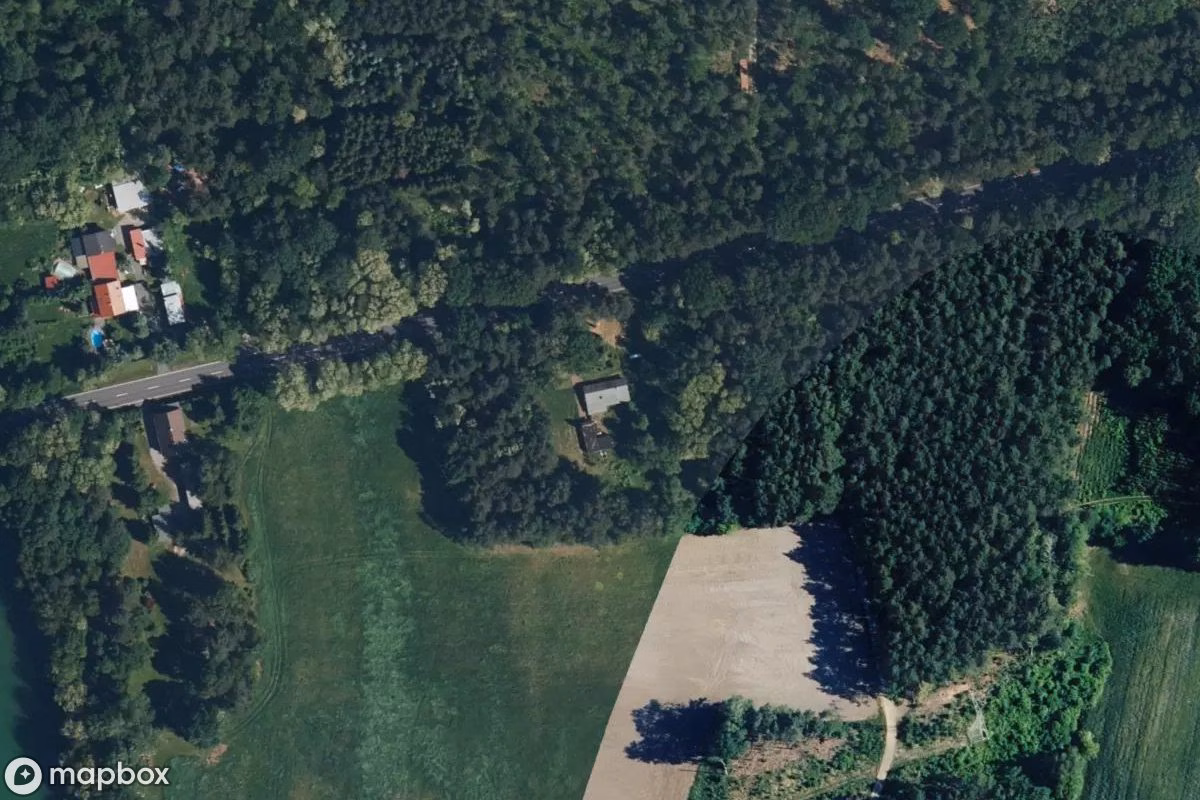 Műholdas légi felvétel Wohnhaus helyszínről, egy elhagyatott Lakóház itt: Felixsee, Németország