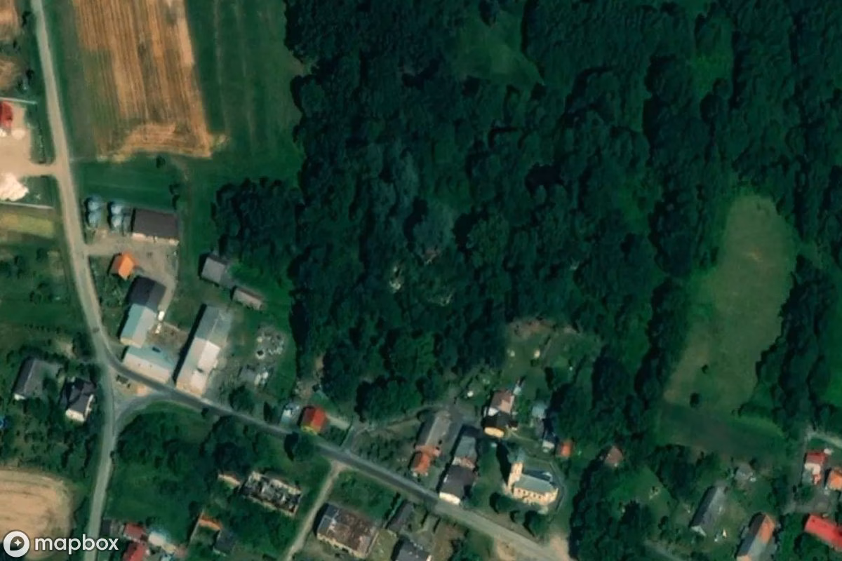 Satellietbeeld vanuit de lucht van Palais Dziesław, een verlaten Kasteel in Dziesław, Polen