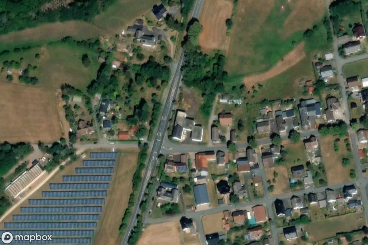 Vista aérea por satélite de Gaststätte, un Restaurante abandonado en Laisa, Alemania