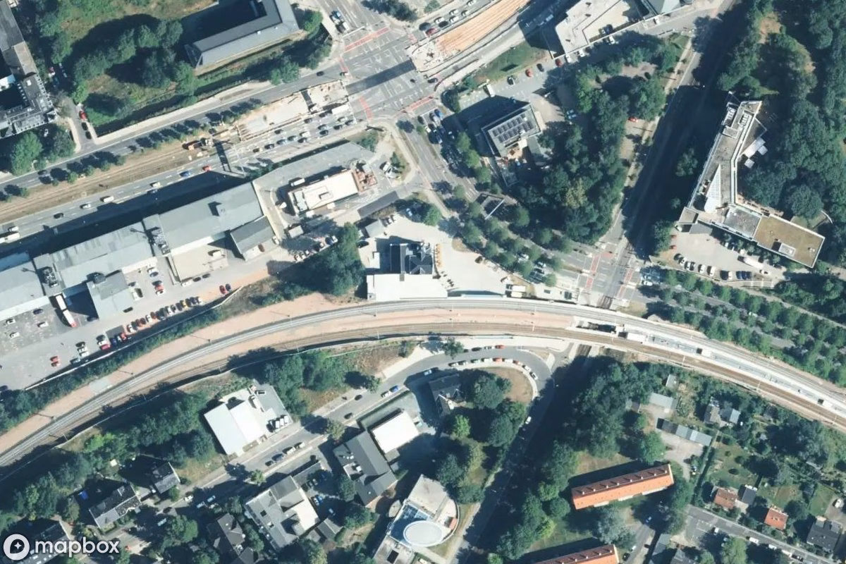 Vista aérea por satélite de Bahnhof, un Estación de tren abandonado en Chemnitz, Alemania