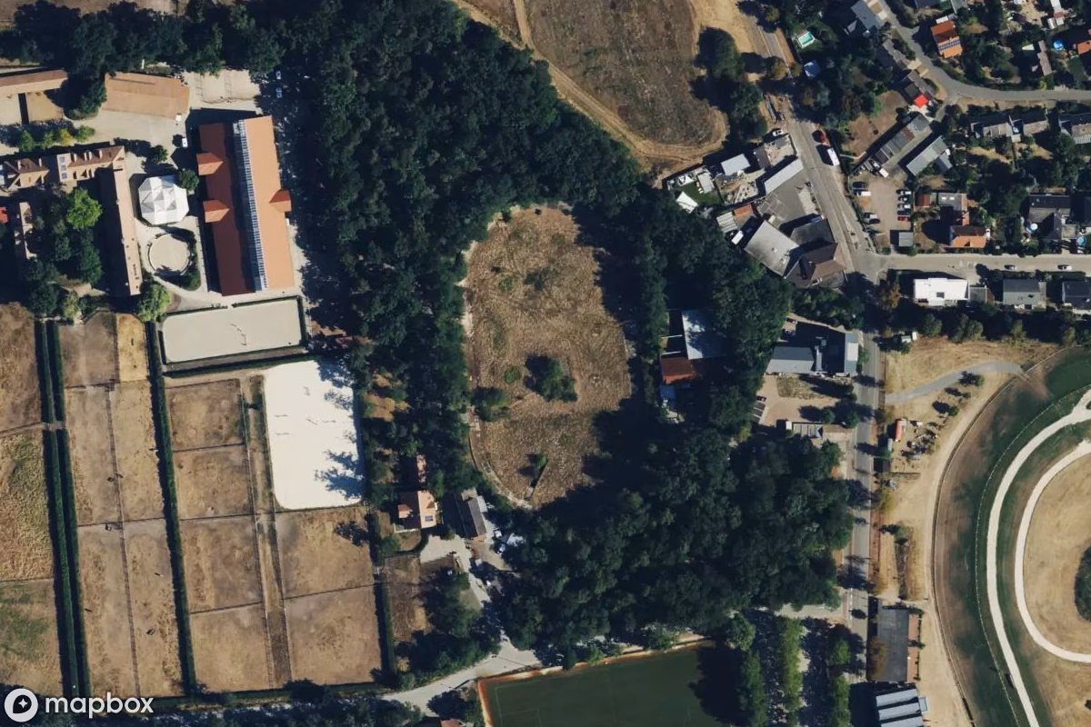 Vista aérea por satélite de Rennradbahn, un Instalación deportiva abandonado en Haßloch, Alemania