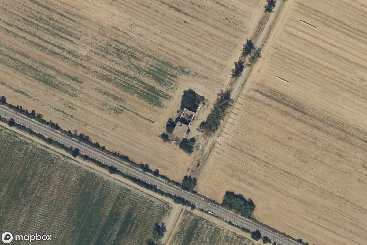 Vista aérea por satélite de Haus, un  abandonado en Sant'Ilario d'Enza, Italia