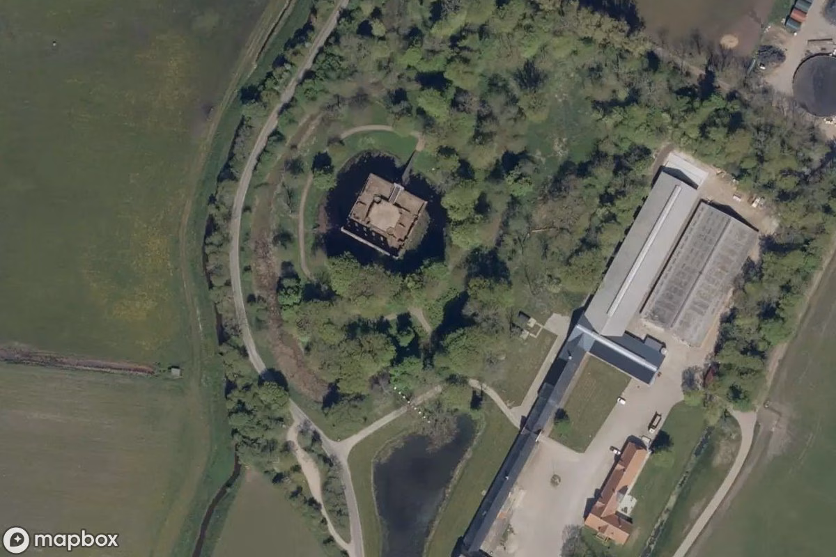 Satelitní letecký pohled na Trøjborg Schlossruine, opuštěné Zřícenina v Tønder Municipality, Dánsko