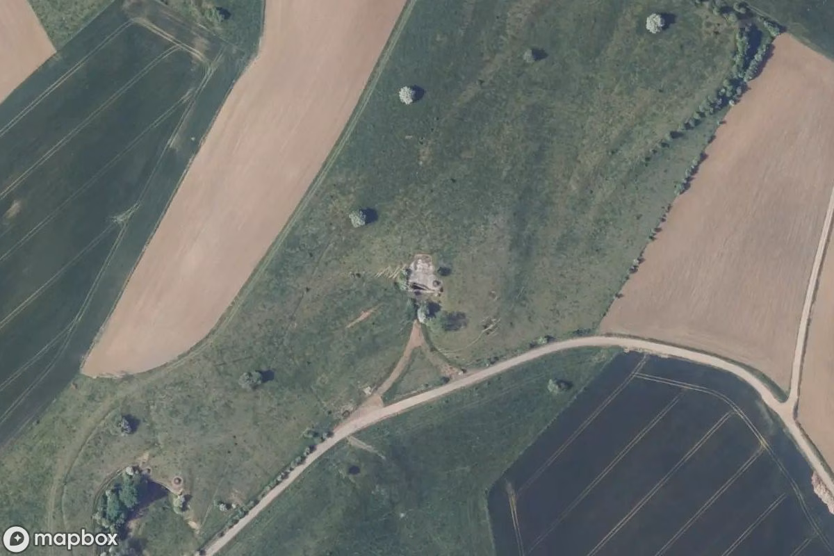 Satelitní letecký pohled na Bunker, opuštěné Bunkr v Baslieux, Francie