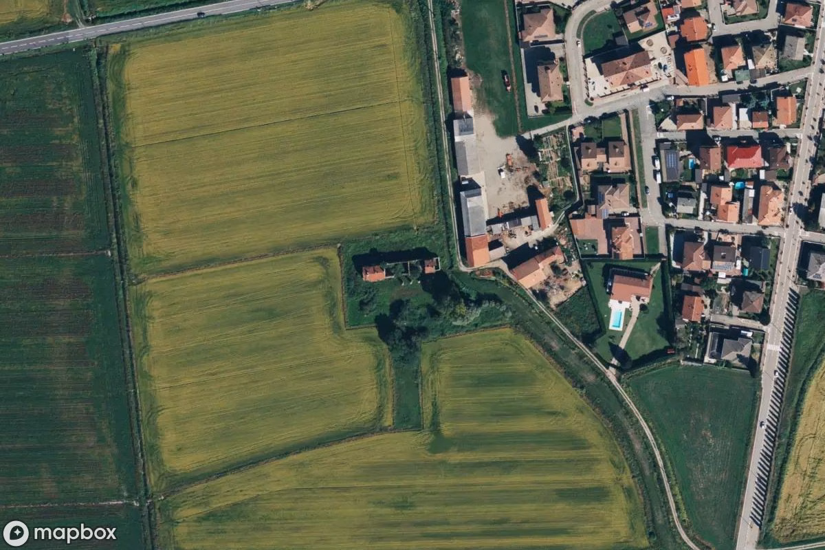 Vue aérienne satellite de Bauernhof Strada P, un Ferme abandonné à Cameriano, Italie