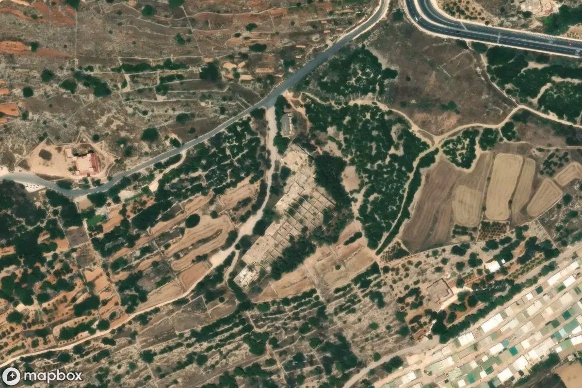 Satellitbillede set fra luften af Festival Hotel, et forladt Hotel i Mellieħa, Italien