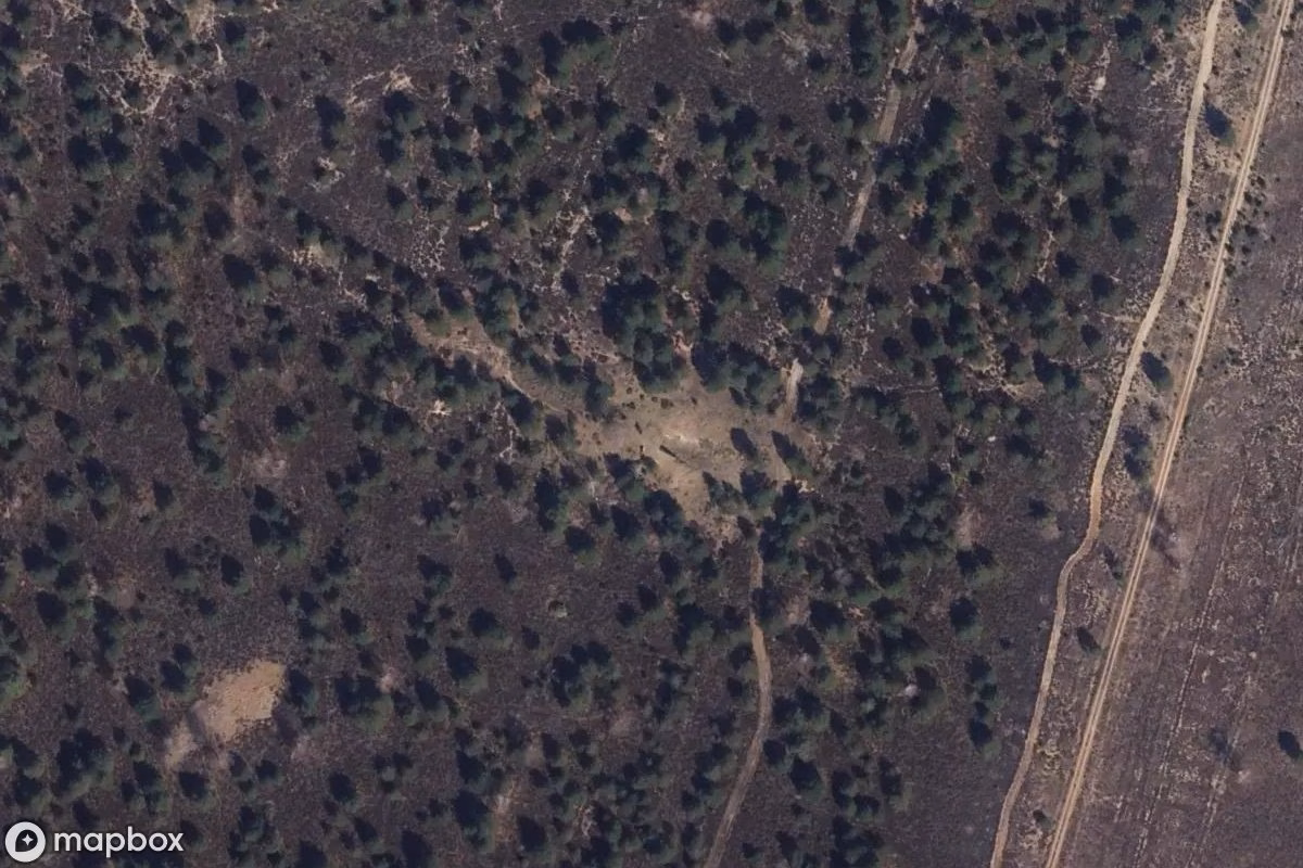 Műholdas légi felvétel Bunker helyszínről, egy elhagyatott Bunker itt: Rheinsberg, Németország