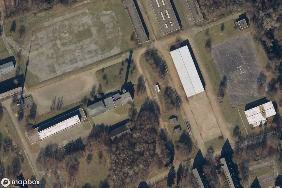 Satelitní letecký pohled na Bundeswehr-Gelände, opuštěné Vojenský objekt v Dusseldorf, Německo