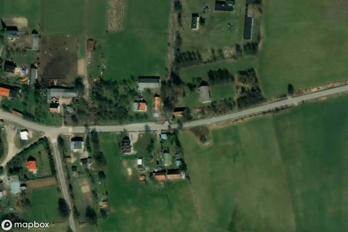 Satellitenansicht von Wohnhaus, eine verlassene Wohnhaus in Mostołty, Polen