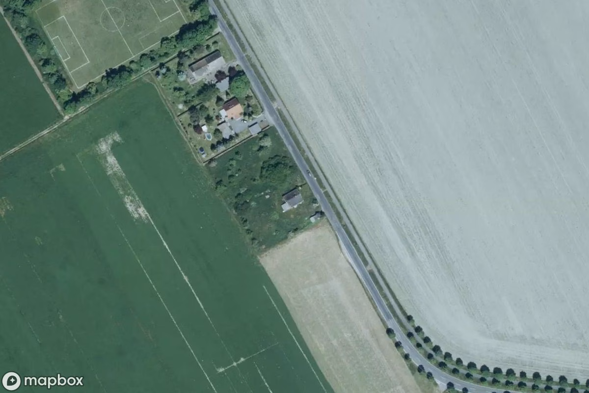 Satelitní letecký pohled na Einfamilienhaus, opuštěné Obytný dům v Leipzig, Německo