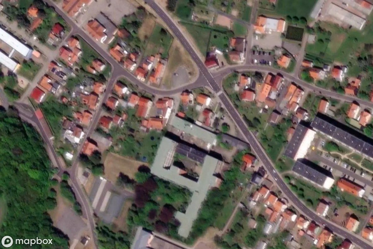 Satelitní letecký pohled na Uhrenfabrik, opuštěné Továrna v Seebach, Německo