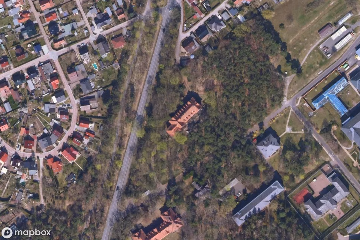 Műholdas légi felvétel Krankenhaus helyszínről, egy elhagyatott Kórház itt: Eberswalde, Németország