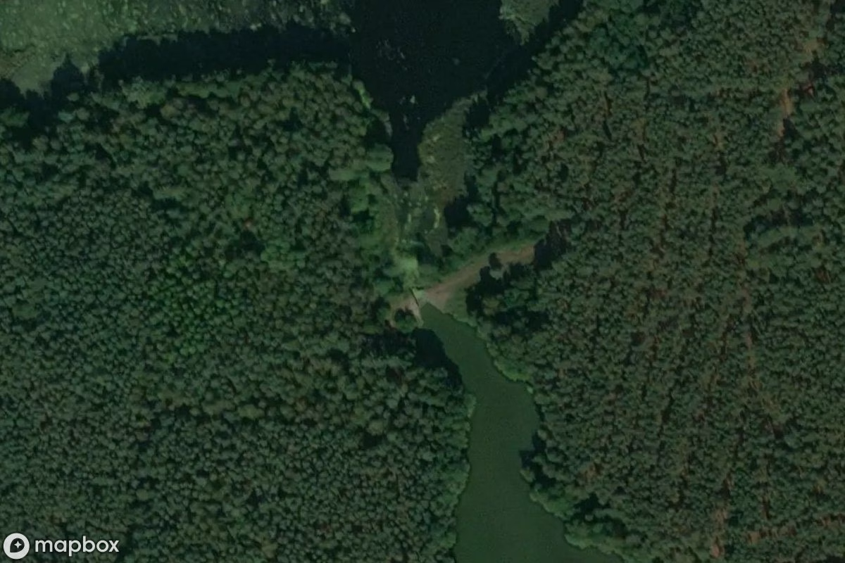 Vista aérea por satélite de Festungswehr, un Búnker abandonado en Cibórz, Polonia