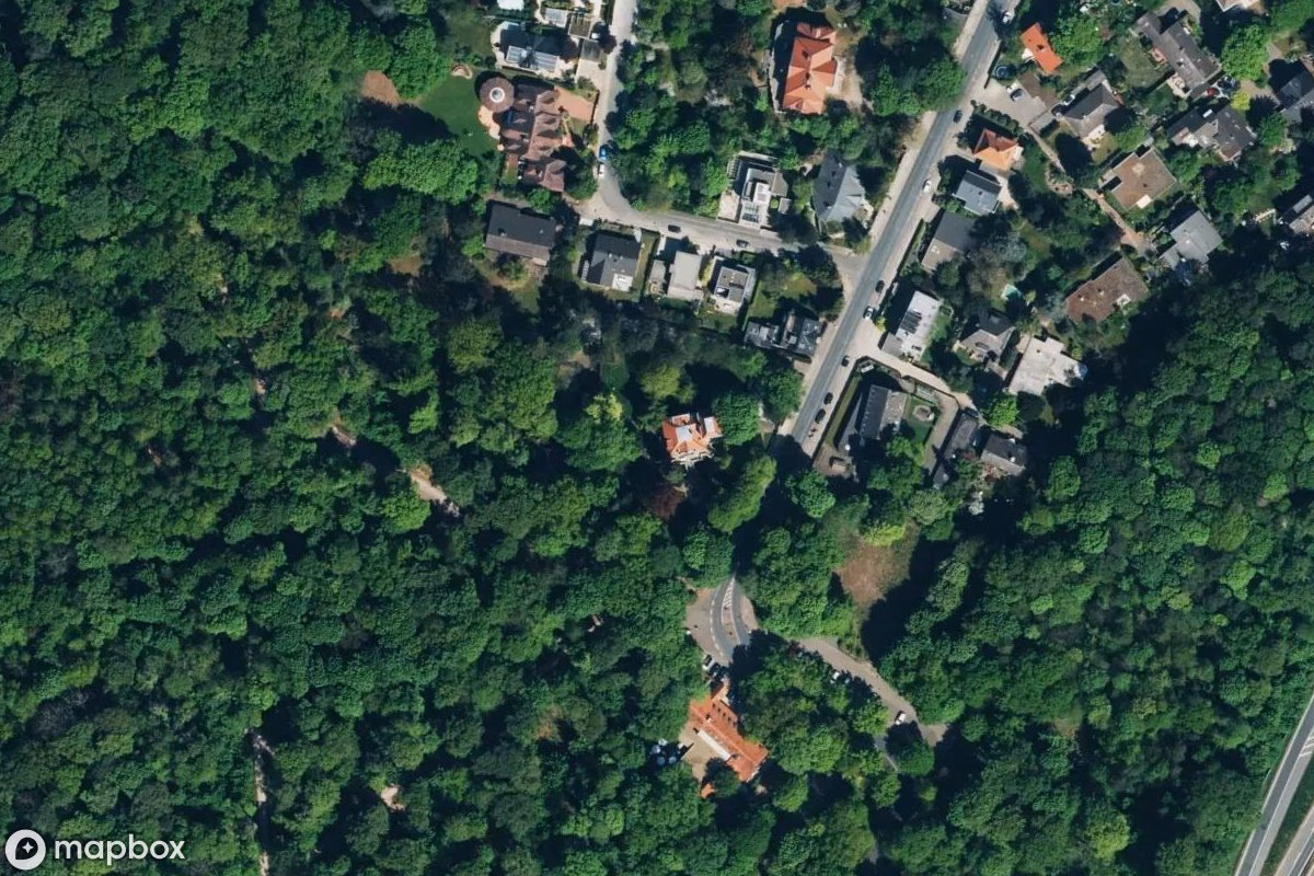 Satellitenansicht von Umgebaute Villa als Restaurant, eine verlassene Restaurant in Hanover, Deutschland