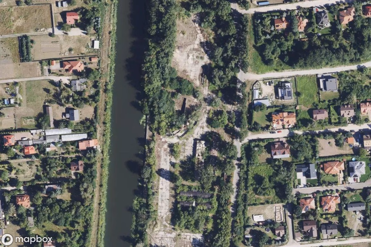 Satellitenansicht von Zementfabrik Żerań, eine verlassene Fabrik in Warsaw, Polen